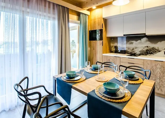 לינה וארוחת בוקר Skansen 4*